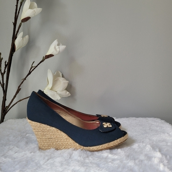 LILLY PULITZER Resort Chic Wedge Critters - Picture 8 of 13